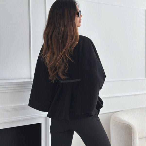 Cape Élégante à Col Montant avec Ceinture – Manteau Chic à Manches Chauve-Souris pour Femme